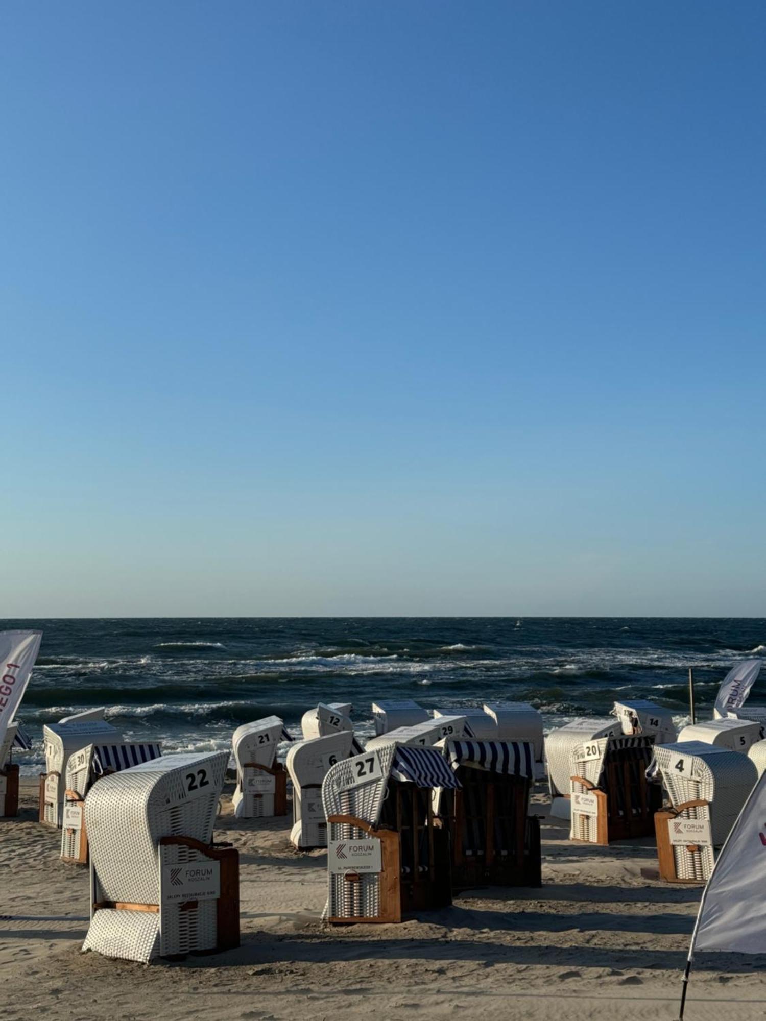 4Summer Kolobrzeg Apartamenty White Blue Sauna & Fitness & Parking 100 Metrow Do Pieknej Szerokiej Piaszczystej Plazy, Wspanialy Widok Z Duzego Tarasu! 100 Meter Zu Einem Schoenen Breiten Sandstrand, Herrliche Aussicht Von Einer Grossen Terrasse! Екстериор снимка